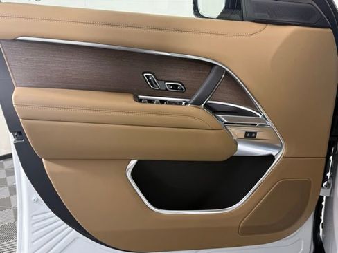 New 2026 Land Rover Range Rover SE image 25
