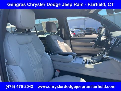 Certified 2025 Jeep Wagoneer 4WD w/ HD Trailer Tow Package image 16