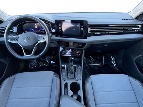 Used 2025 Volkswagen Jetta SE image 10