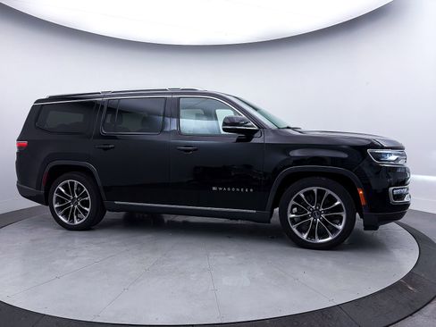 Used 2022 Jeep Wagoneer Series III w/ Premium Group I image 41
