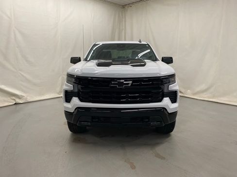 Used 2025 Chevrolet Silverado 1500 LT Trail Boss w/ Dark Appearance Package AWD/4WD image 3