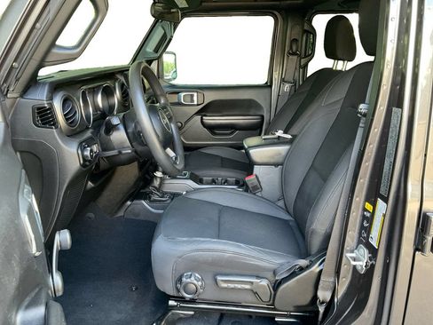 Used 2021 Jeep Wrangler Unlimited Sport AWD/4WD image 18