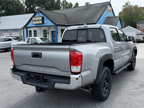 Used 2016 Toyota Tacoma SR5 w/ Towing Package RWD image 6