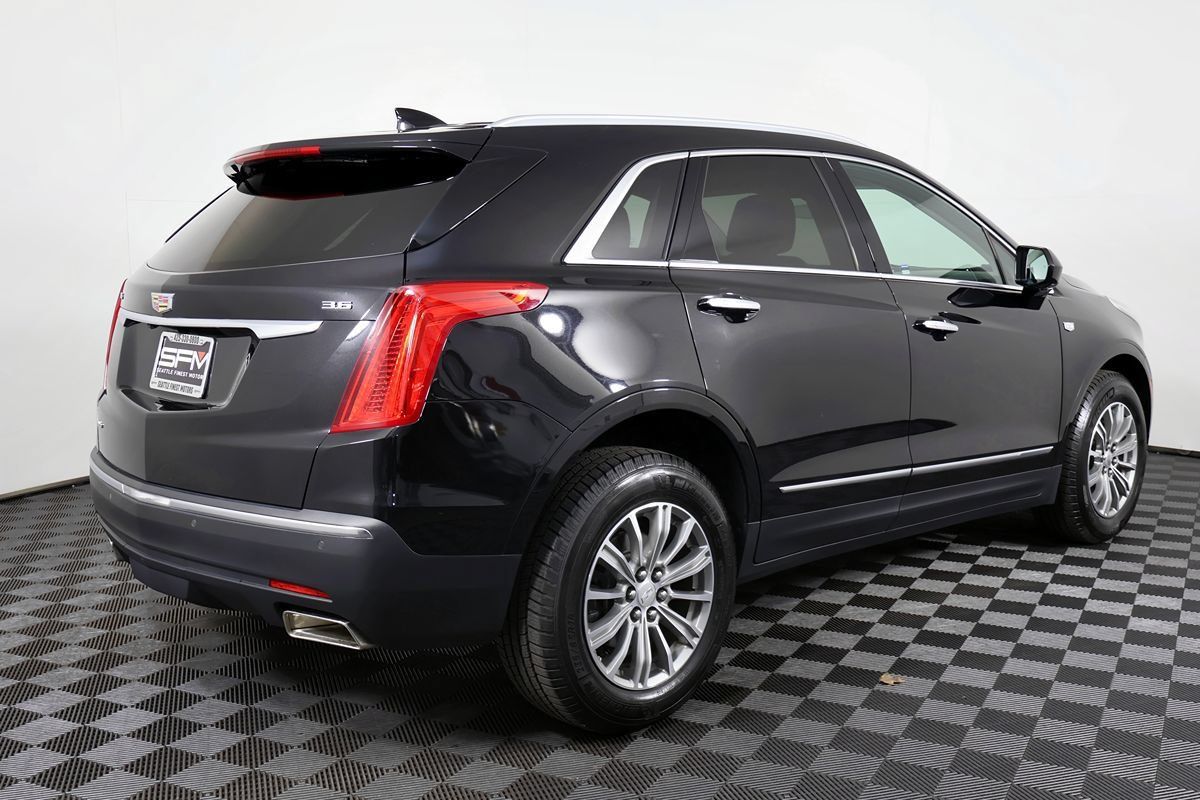 Used 2017 Cadillac XT5 Luxury w/ Driver Awareness Package AWD/4WD image 8
