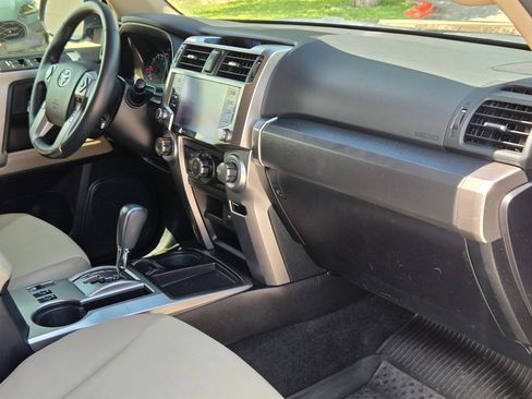Used 2023 Toyota 4Runner SR5 Premium w/ Moonroof Package RWD image 29