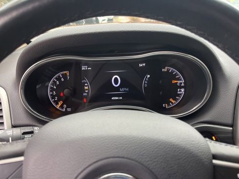 Used 2021 Jeep Grand Cherokee Laredo image 21