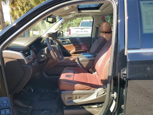 Used 2018 Chevrolet Suburban Premier image 22
