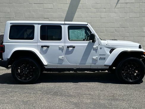 Used 2024 Jeep Wrangler Unlimited Sahara AWD/4WD image 3