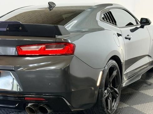 Used 2018 Chevrolet Camaro SS RWD image 11