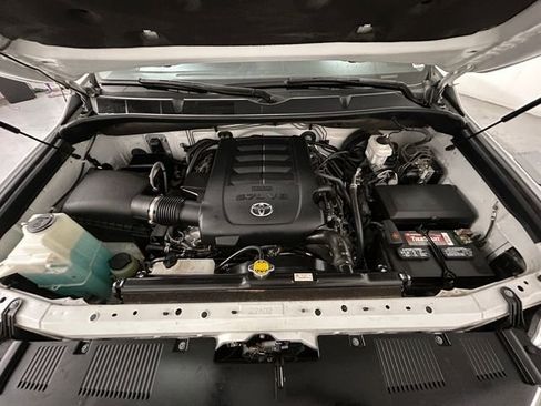 Used 2016 Toyota Tundra SR5 w/ SR5 Upgrade Package image 21