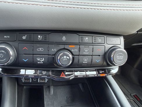 Used 2022 Dodge Durango R/T AWD/4WD image 32