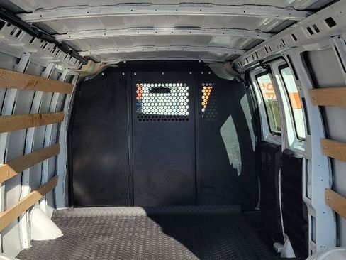 Used 2024 GMC Savana 2500 w/ Driver Convenience Package image 28