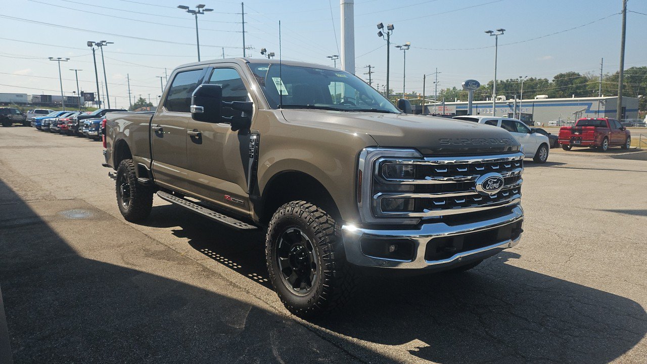 New 2027 Ford F350 Lariat w/ Tremor Off-Road Package AWD/4WD image 7