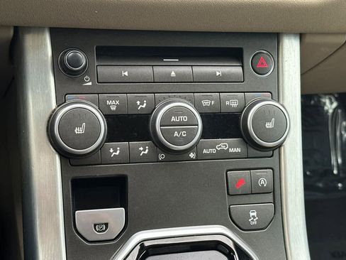 Used 2016 Land Rover Range Rover Evoque SE image 23