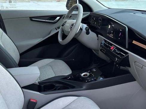 New 2025 Kia Niro Wave w/ Wave Preserve Package image 11