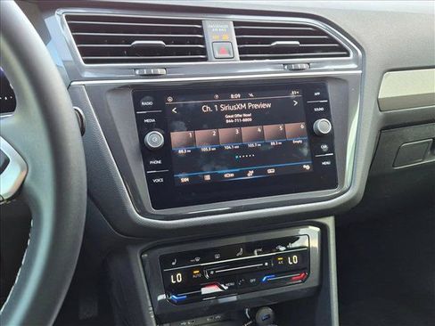 Used 2024 Volkswagen Tiguan SE w/ MDO Package, Three-Row FWD image 14