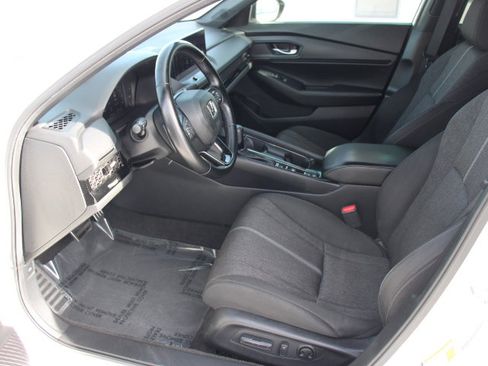 Used 2025 Honda Accord Sport image 10
