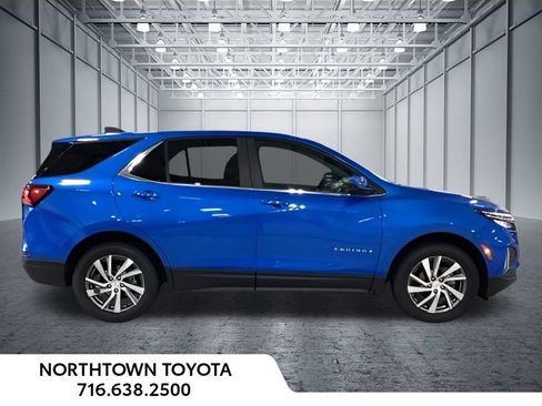 Used 2024 Chevrolet Equinox LT AWD/4WD image 2