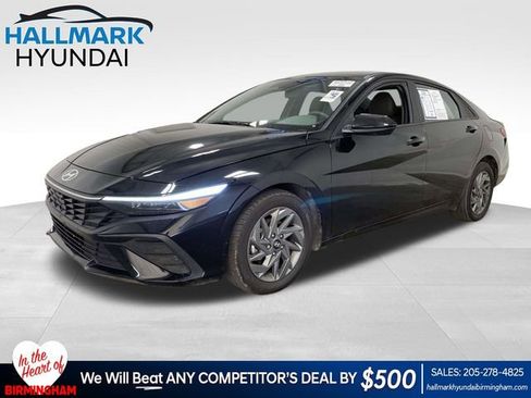 Used 2024 Hyundai Elantra SEL image 1