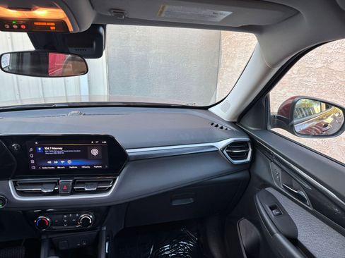 Used 2025 Chevrolet TrailBlazer LT image 33