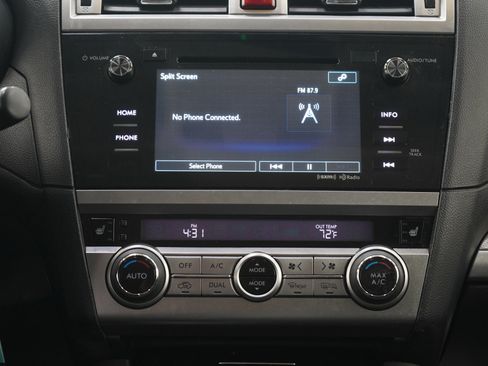 Used 2017 Subaru Outback 2.5i Premium image 17