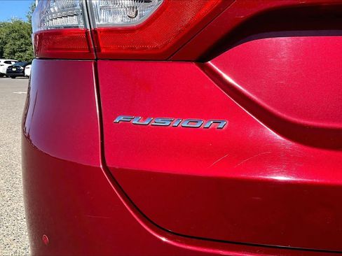 Used 2015 Ford Fusion SE w/ Equipment Group 502A FWD image 9