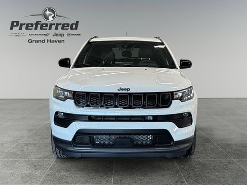 Used 2026 Jeep Compass Latitude w/ Quick Order Package 29K AWD/4WD image 5