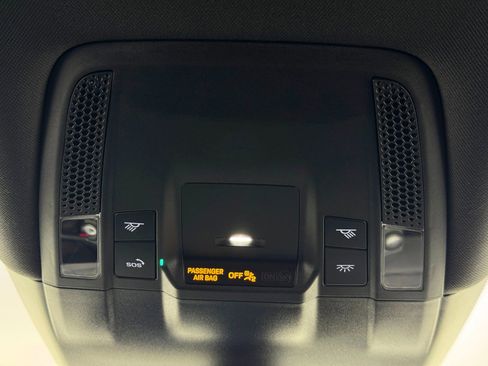 Used 2022 Porsche Taycan image 34