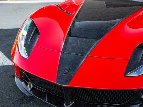 Used 2020 Ferrari 812 Superfast RWD image 11