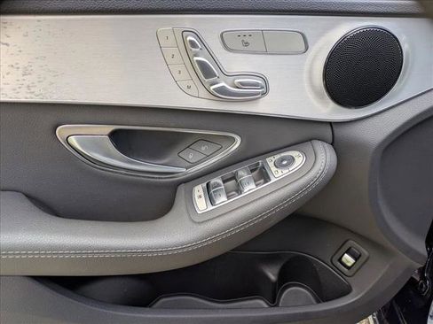 Used 2019 Mercedes-Benz C 300 Sedan image 6
