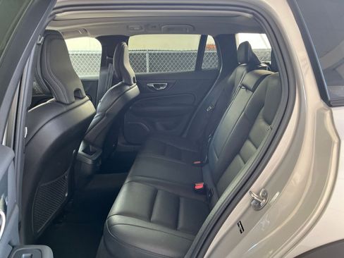 Used 2025 Volvo V60 B5 Cross Country Plus image 25