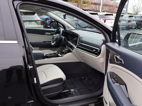 Certified 2025 Kia Sportage EX w/ EX Premium Package image 29