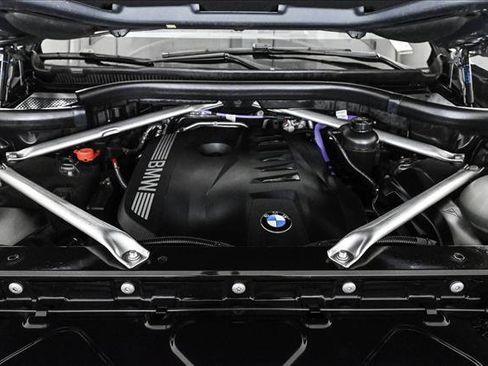 Used 2024 BMW X7 xDrive40i w/ Premium Package image 25