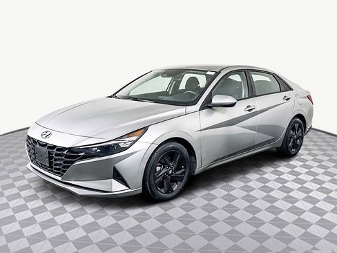 Used 2021 Hyundai Elantra SEL image 4