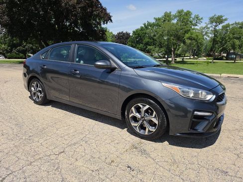 Used 2019 Kia Forte LXS FWD image 6