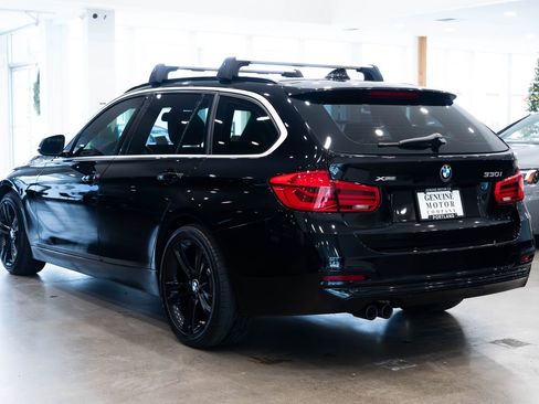Used 2018 BMW 330i xDrive Wagon image 6