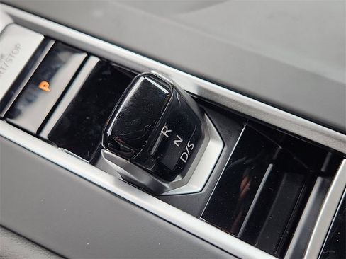 New 2026 Volkswagen Atlas Cross Sport SE image 17