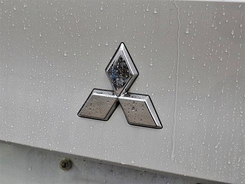 Used 2022 Mitsubishi Outlander ES image 30