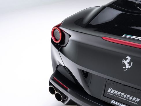 Used 2019 Ferrari Portofino image 34