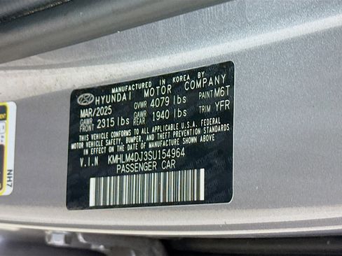 Used 2025 Hyundai Elantra Blue image 36