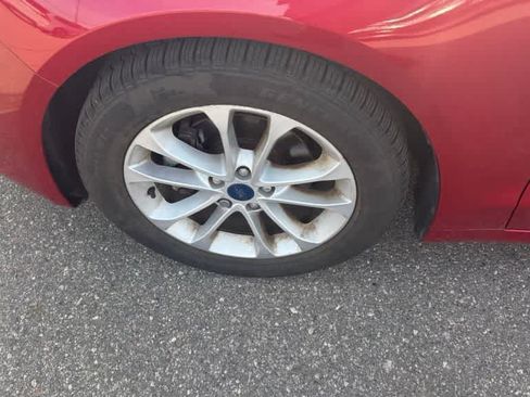 Used 2020 Ford Fusion SE FWD image 11