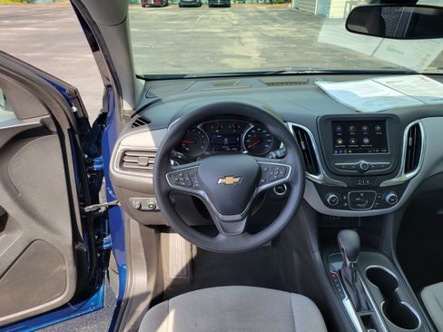 Certified 2022 Chevrolet Equinox LS w/ LS Convenience Package FWD image 12