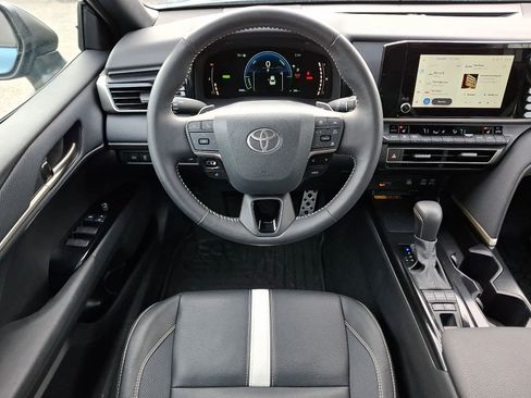 Certified 2025 Toyota Camry SE w/ Convenience Package image 11