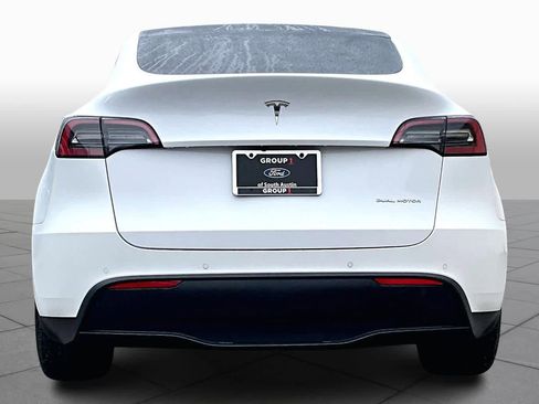 Used 2021 Tesla Model Y Long Range image 4