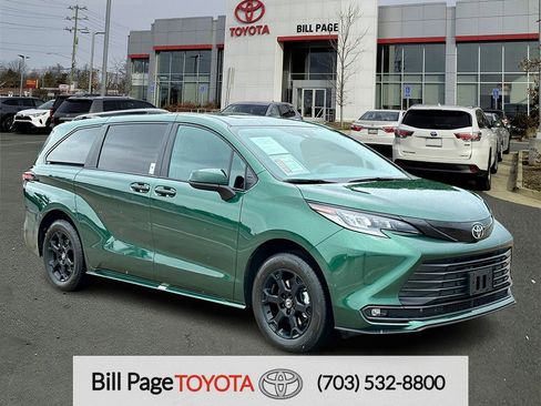 Used 2026 Toyota Sienna XLE Woodland Edition AWD/4WD image 1