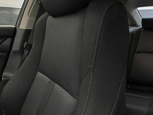 Used 2018 Honda Accord EX image 9