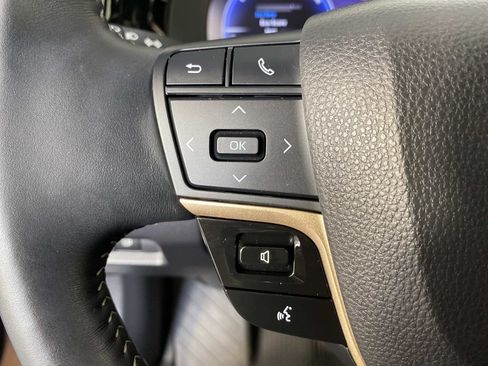 Used 2025 Toyota Crown Signia AWD/4WD image 16