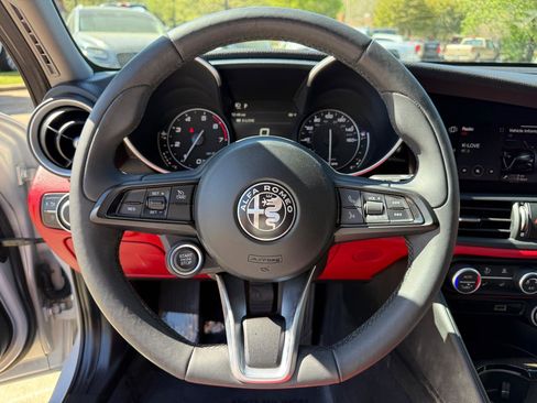 Used 2020 Alfa Romeo Giulia Ti w/ Nero Edizione image 14