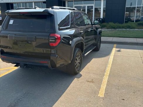 Used 2025 Toyota 4Runner SR5 AWD/4WD image 3