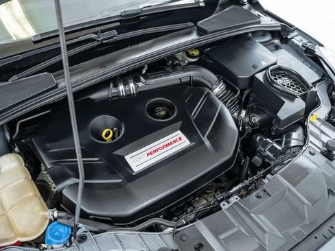 Used 2016 Ford Focus RS image 40